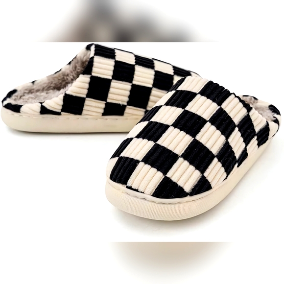 muchinrch Chess Fluffy Slippers - Size 8.5-9 - Picture 2 of 8